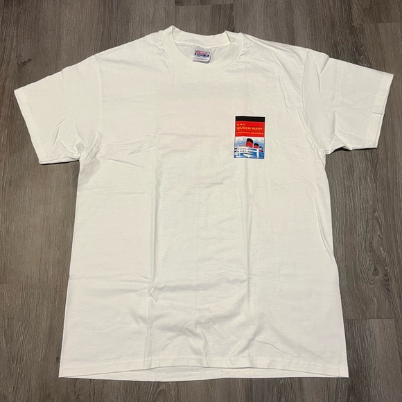 Hanes Other - Queen Mary tee